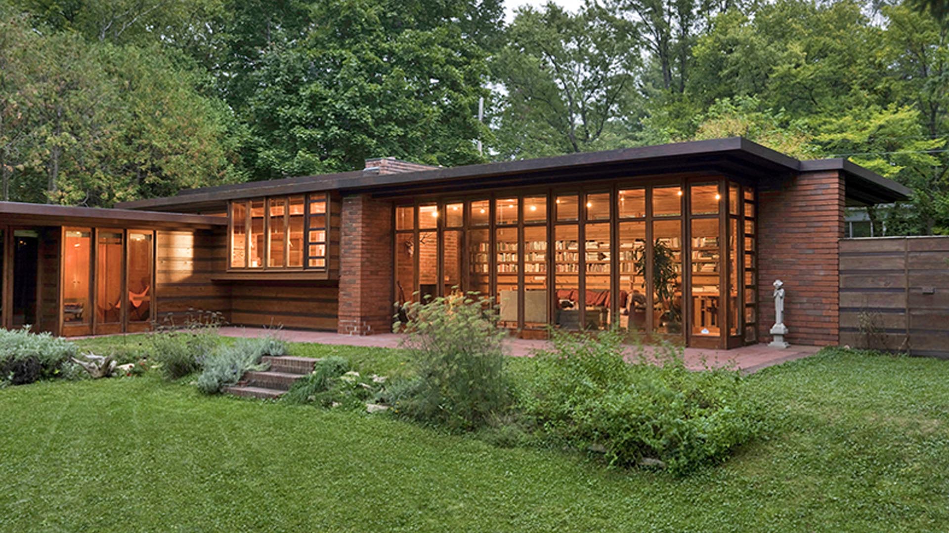 плоский дом с плоской крышей в Америке - никакой архитектуры - только цвет и свет